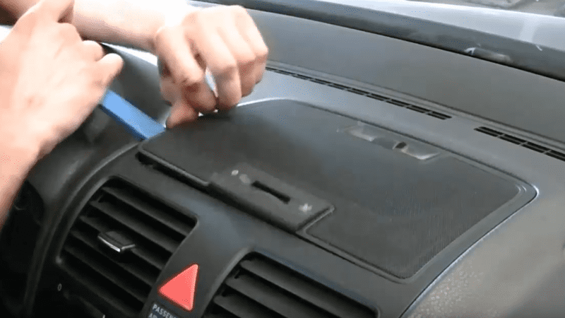 Cómo instalar un Parrot CK3100 y un IPOD en un GOLF V